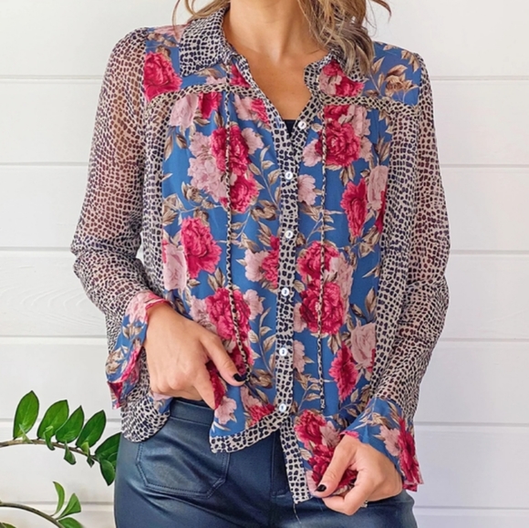 CRUSHING ON YOU BUTTON UP TOP - Picture 1 of 11